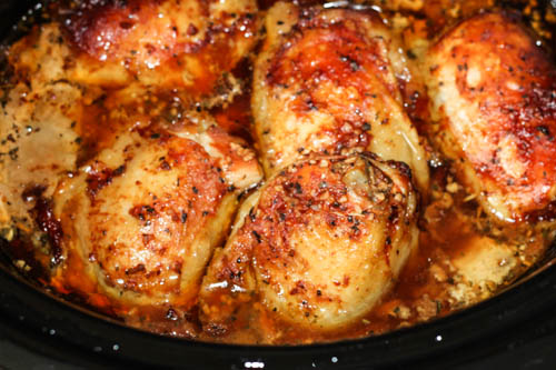 Are you looking for a great slow cooker chicken meal? This Honey Garlic Chicken recipe has great flavor and can be served with or with out gravy.