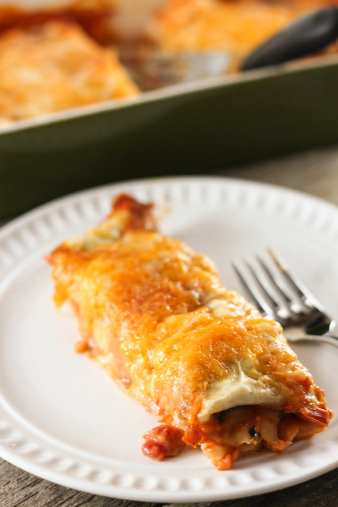 A easy Burrito Style Beef Enchilada recipe that may perhaps occupy every person you manufacture them for asking for the recipe!  Burrito Style Beef Enchiladas Enchiladas1 2 683x1024