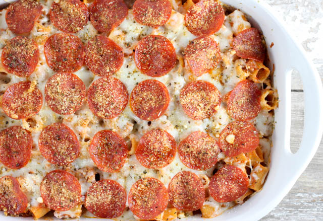 This Pepperoni Pizza Pasta Casserole is easy to make and has all the yummy flavors of pizza but in a casserole! Kids (and adults) will line up for this dish!
