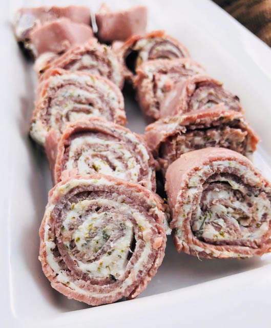 Low-Carb Roast Beef Roll-Ups With Herb Cream Cheese