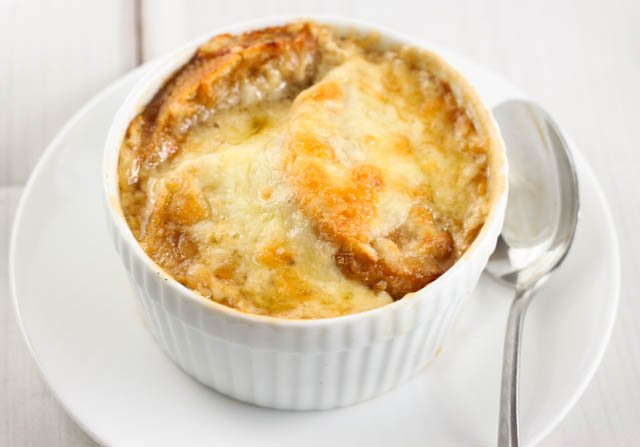 French Onion Soup is the perfect soup recipe to warm you up! It's packed full of flavors like caramelized onion, crusty bread and melted cheese, yum!