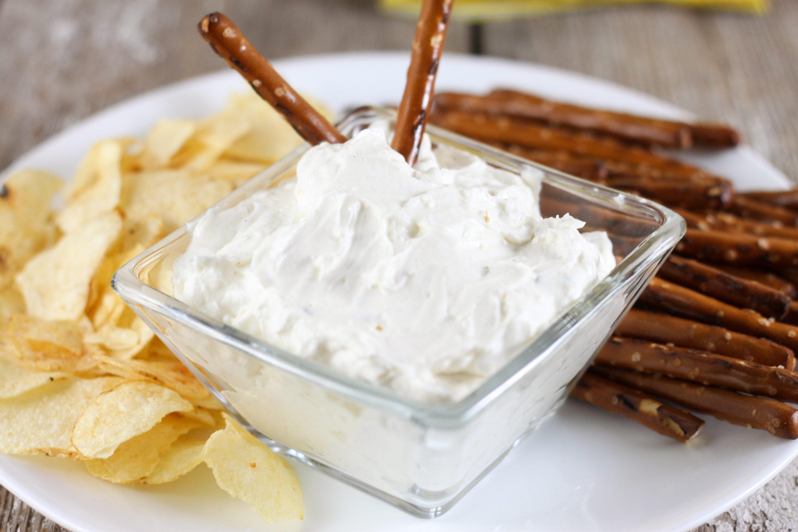 Easy Ranch Chip and Vegetable Dip
